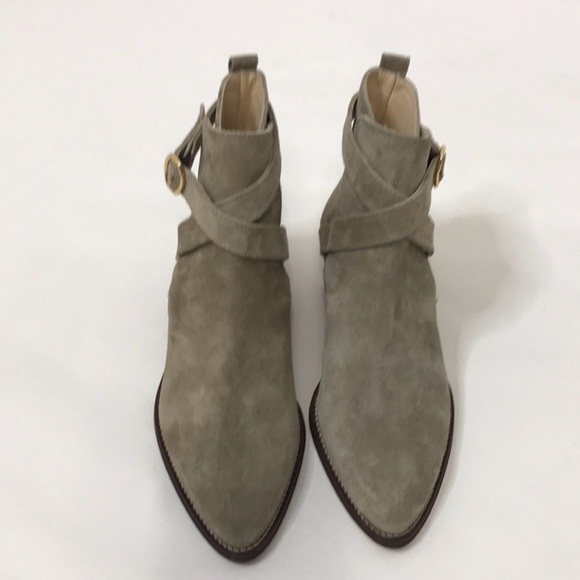 NWOB banana republic Stella suede bootie size 9